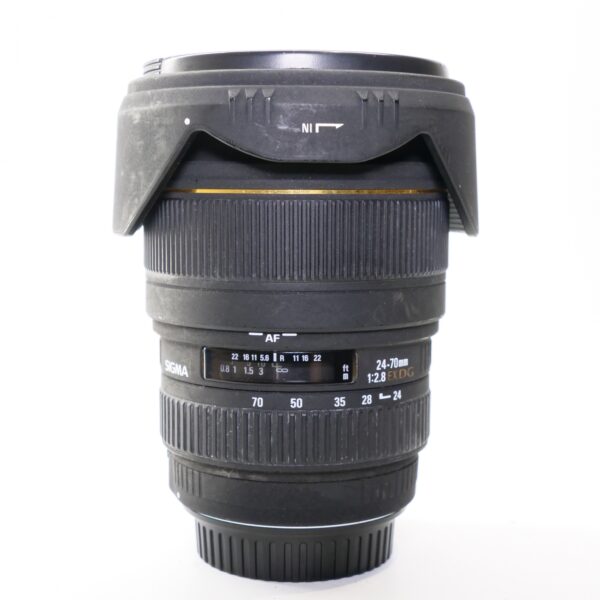 Used Sigma 24-70mm f2.8 DG macro lens for Canon EOS