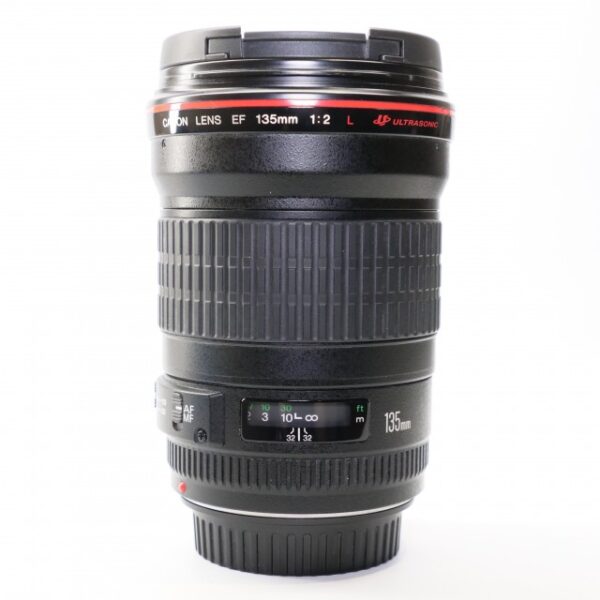 Used Canon EF 135mm f2 L USM lens