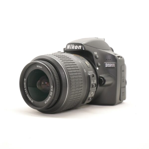 Used Nikon D3200 DSLR with 18-35mm lens