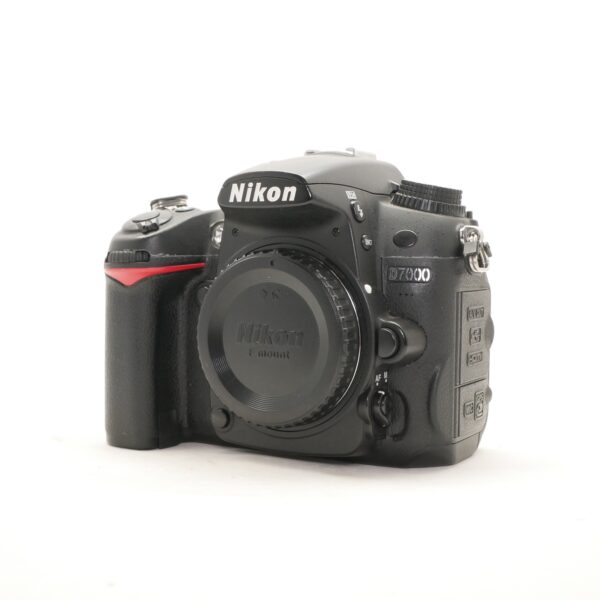 Used Nikon D7000 DSLR body