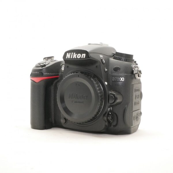 Used Nikon D7000 DSLR body