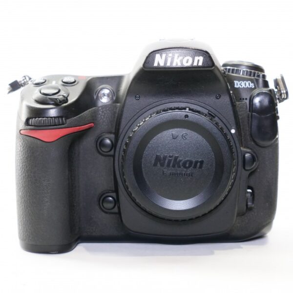 Used Nikon D300S DSLR camera body