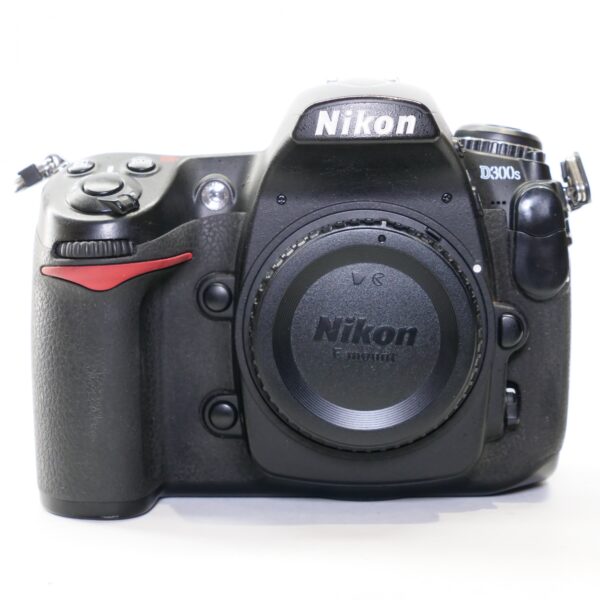 Used Nikon D300S DSLR camera body