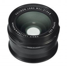 Attachment Lenses for Compact Cameras